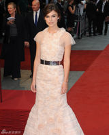 组图：《安娜-卡列琳娜》首映 凯拉与裘德-洛现身