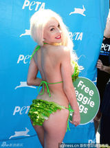 组图：人妻嫩模挺篮球奶 生菜比基尼遮三点性感