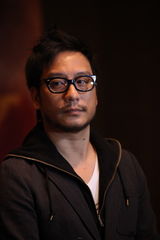 组图：众主创现身《逃出生天》活动现场