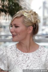 组图：斯图尔特携手邓斯特亮相戛纳养眼十足