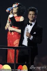 组图：第32届全英奖 布鲁诺-玛斯获最佳国际男歌手