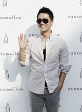 组图：赵权郑糠云Alex出席开幕 各显英俊潇洒