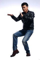 组图：张衣全新写真彰显男性魅力