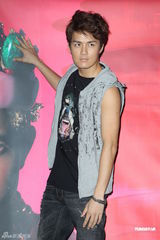 组图：郭富城个唱变型金刚舞台华丽震撼