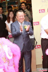 组图：曾志伟愿与黄浩言和 助李若彤走出抑郁症