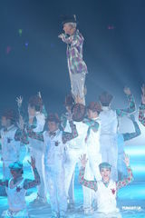 组图：郭富城个唱变型金刚舞台华丽震撼