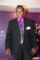 组图：汪明荃与中乐团人士一齐出席午餐会