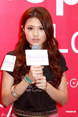 幻灯图：周秀娜写真不怕封杀 直言隔半年会自查胸部 