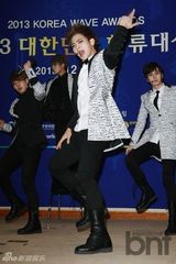 组图：朴基雄M.pire等出席韩流大奖颁奖典礼