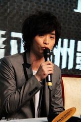 幻灯组图：华语榜中榜成都揭幕 潘玮柏张靓颖站台