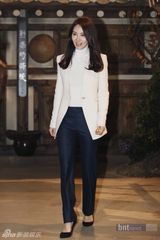 组图：白成铉含恩静等出席《仁粹大妃》祈愿仪式