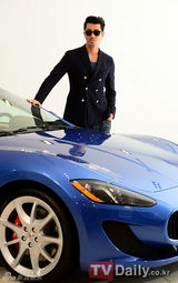 组图：车胜元出席新车上市活动尽展潇洒型男魅力