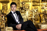 组图：李东学金銮殿拍写真 果郡王现代装穿越紫禁城