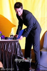 组图：朴信惠朱相旭当选大钟电影节形象大使