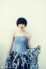 幻灯图：王珞丹写真展现魅力自我 气质超凡尽显风情