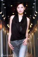 组图：美女主播沈星生活照甜美迷人