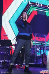 组图：林宥嘉与歌迷互动 召王仁甫孙协志合体