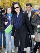 幻灯：皮特东京亮相 《天伦》两女星纵情相拥