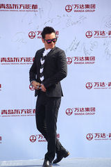 组图：莱昂纳多梁朝伟赵薇等齐聚青岛