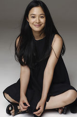 组图：周韵拍摄杂志大片 不做自己不喜欢的人