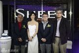 组图：桂纶镁低胸礼服亮相上海