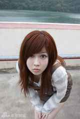 组图：台湾32F巨乳徐湘婷被疑患巨乳症