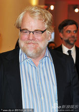 组图：《大师》首映杰昆洒脱不羁 两女星华服争艳