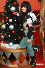 高清组图：阿Sa(蔡卓妍)秀钢管舞蹈　直言替梁洛施生子开心