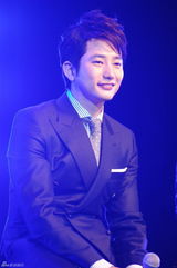 高清组图：朴施厚影迷见面会劲歌热舞 现场温馨互动