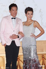 组图：2012港姐竞选 陈茵媺别致礼服似人鱼