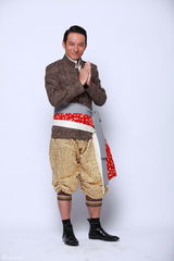 组图：大咖秀谢娜饰茜茜公主 沈凌变紫霞仙子