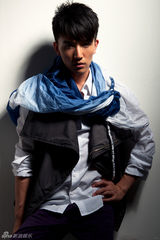 组图：许诺时尚休闲帅气造型照