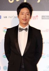 高清图：韩国电影大钟奖落幕 群星闪耀红毯