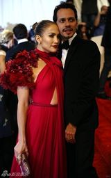 组图：美国时装学院庆典举行 众明星红毯竞艳