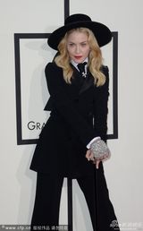 麦当娜收起性感变红唇绅士 携子大卫走红毯