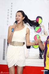 组图：隋棠《犀利人妻》签售 负面教材引导正确恋爱 