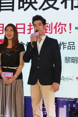 组图：《一夜惊喜》上海首映 范冰冰变女汉子