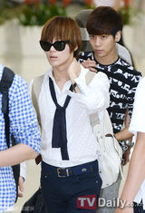 组图：SM家族结束日本演唱会返回韩国