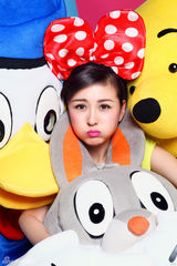 组图：戴娇倩圣诞童趣写真惹人爱