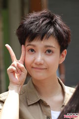 组图：黄子华王君馨《My盛Lady》枪战戏逼真