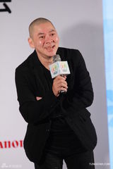 组图：顾长卫蔡明亮亮相《美好2012》发布会