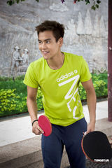 组图：Angelababy彭于晏合拍广告 展现青春活力