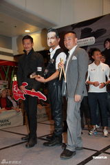 组图：林保怡黄德斌汤盈盈参加《天与地》活动