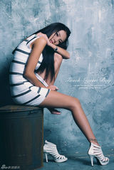 高清组图：韩国车模李美贤写真 裙装秀身材