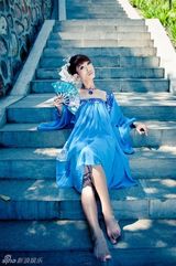 组图：《快男》海选“奇葩男”写真风格多样