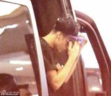 组图：比伯前往酒店神秘女子陪伴 共赴派对狂欢