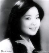 组图：邓丽君罕见私房照曝光 清丽动人