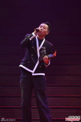 组图：陈奕迅第10次拿奖无趣 何韵诗力压容祖儿