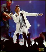 组图：米格尔公告牌颁奖典礼现场热舞