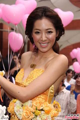 组图：刘伊心代言婚宴 称不排斥闪婚